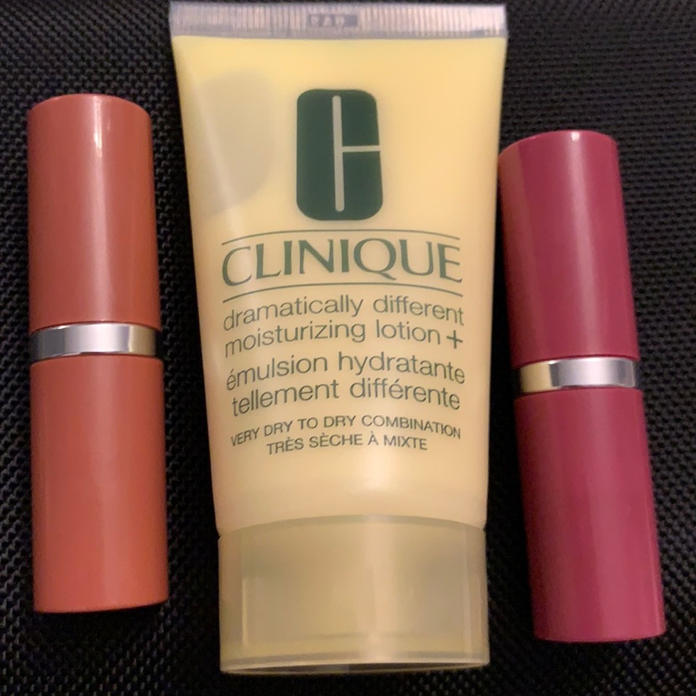3 sample pieces from Clinique